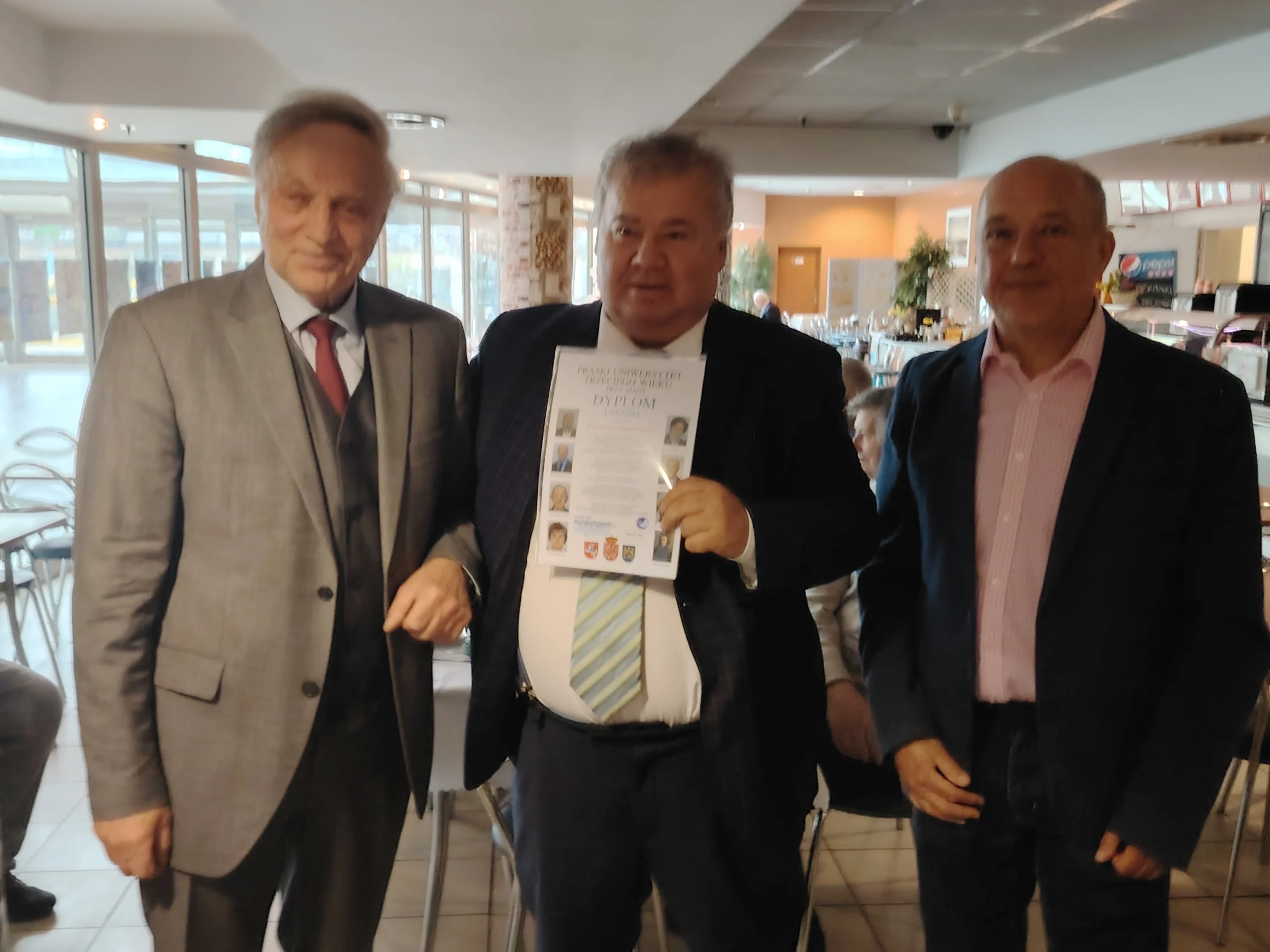 Spotkanie wielkanocne i wręczenie dyplomów – zdjęcie 6