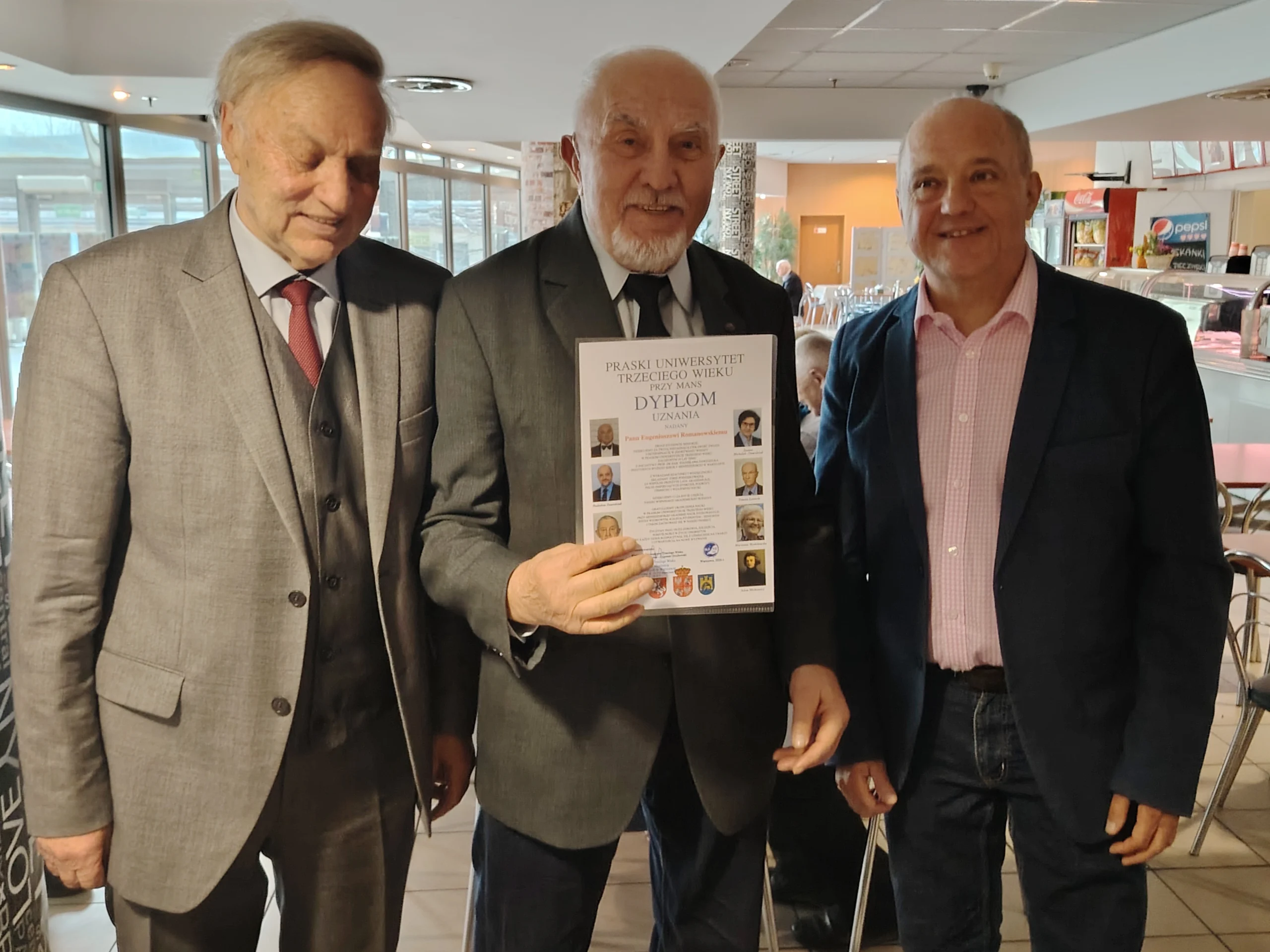 Spotkanie wielkanocne i wręczenie dyplomów – zdjęcie 19
