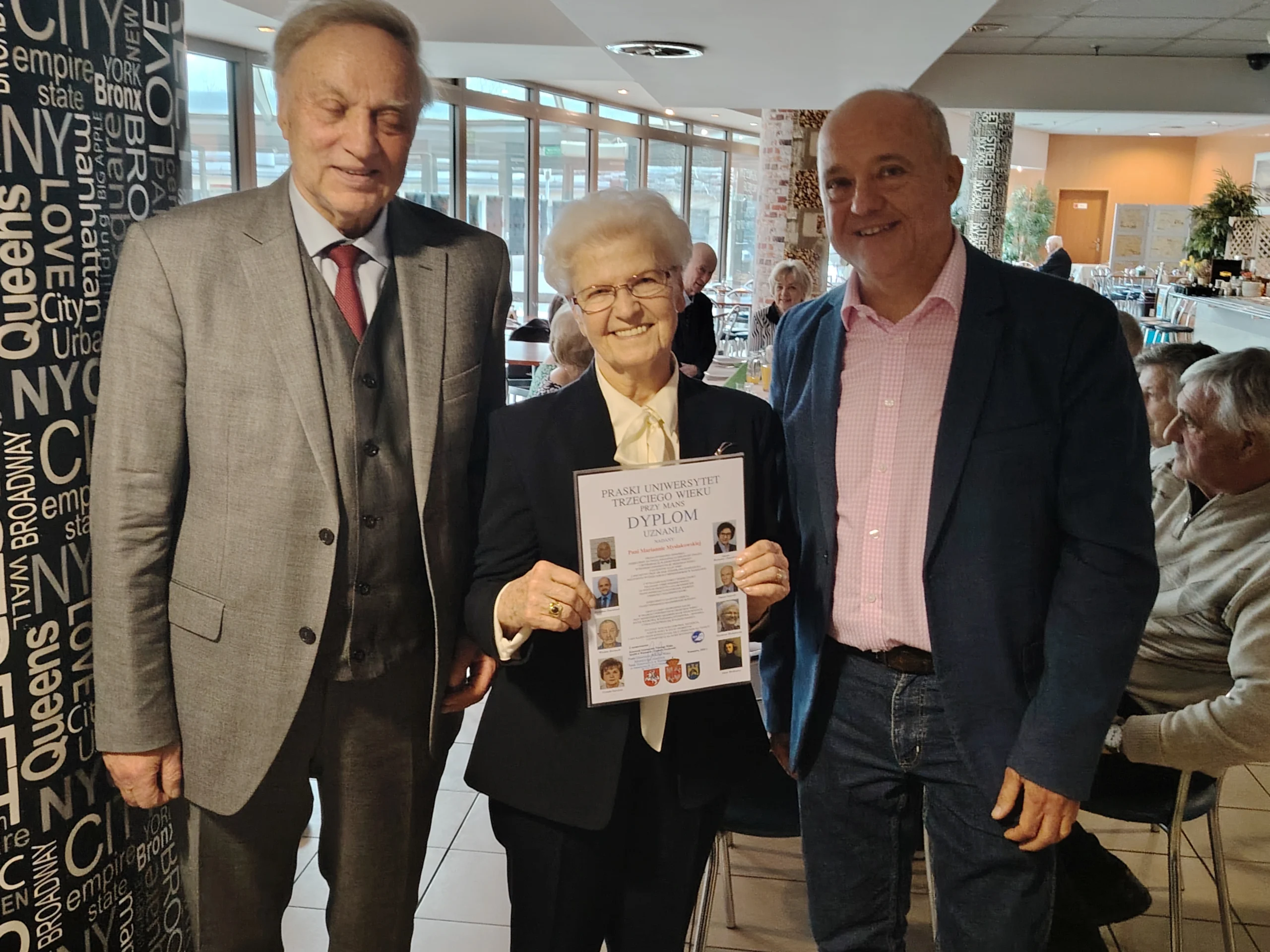 Spotkanie wielkanocne i wręczenie dyplomów – zdjęcie 35