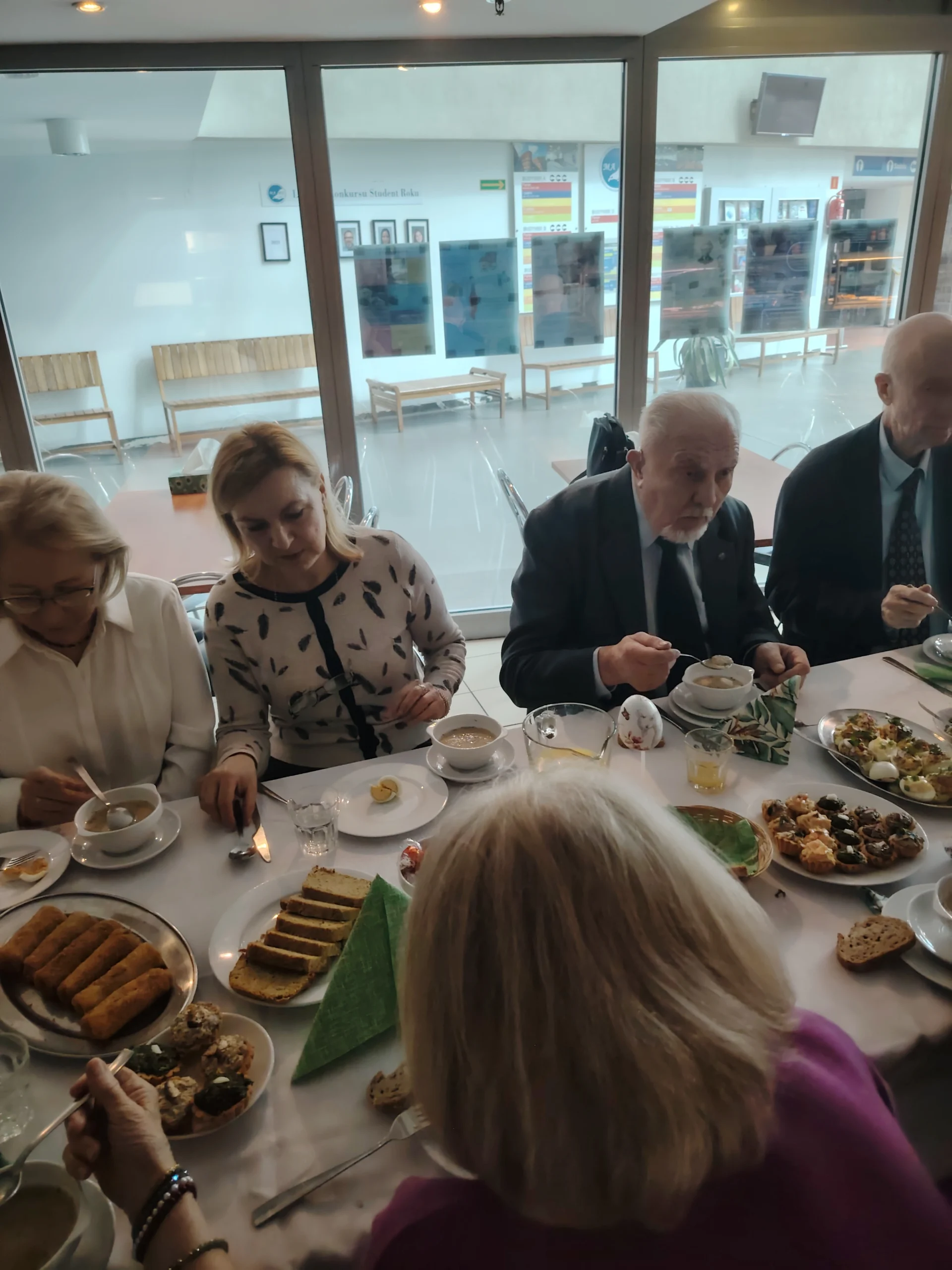 Spotkanie wielkanocne i wręczenie dyplomów – zdjęcie 28