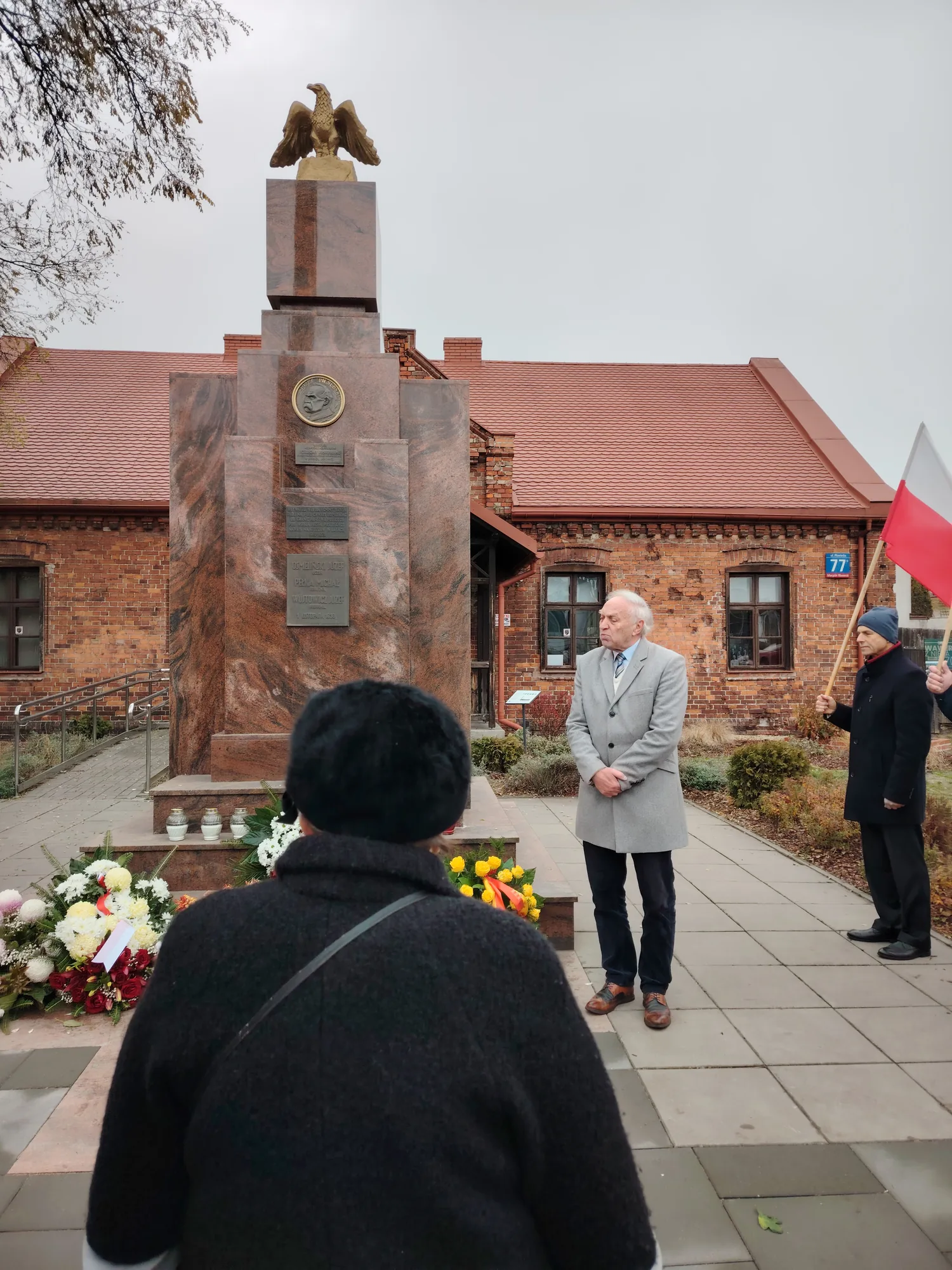 Obchody Święta Niepodległości przed pomnikiem J. Piłsudskiego – zdjęcie 4